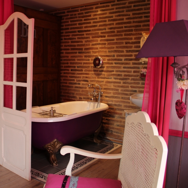 Chambres d'hôtes La Chaussée d'Olivet ©Mayenne Tourisme - Chambre Romance - laval 53 53000